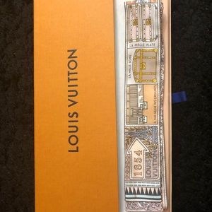 Louis Vuitton Scarf